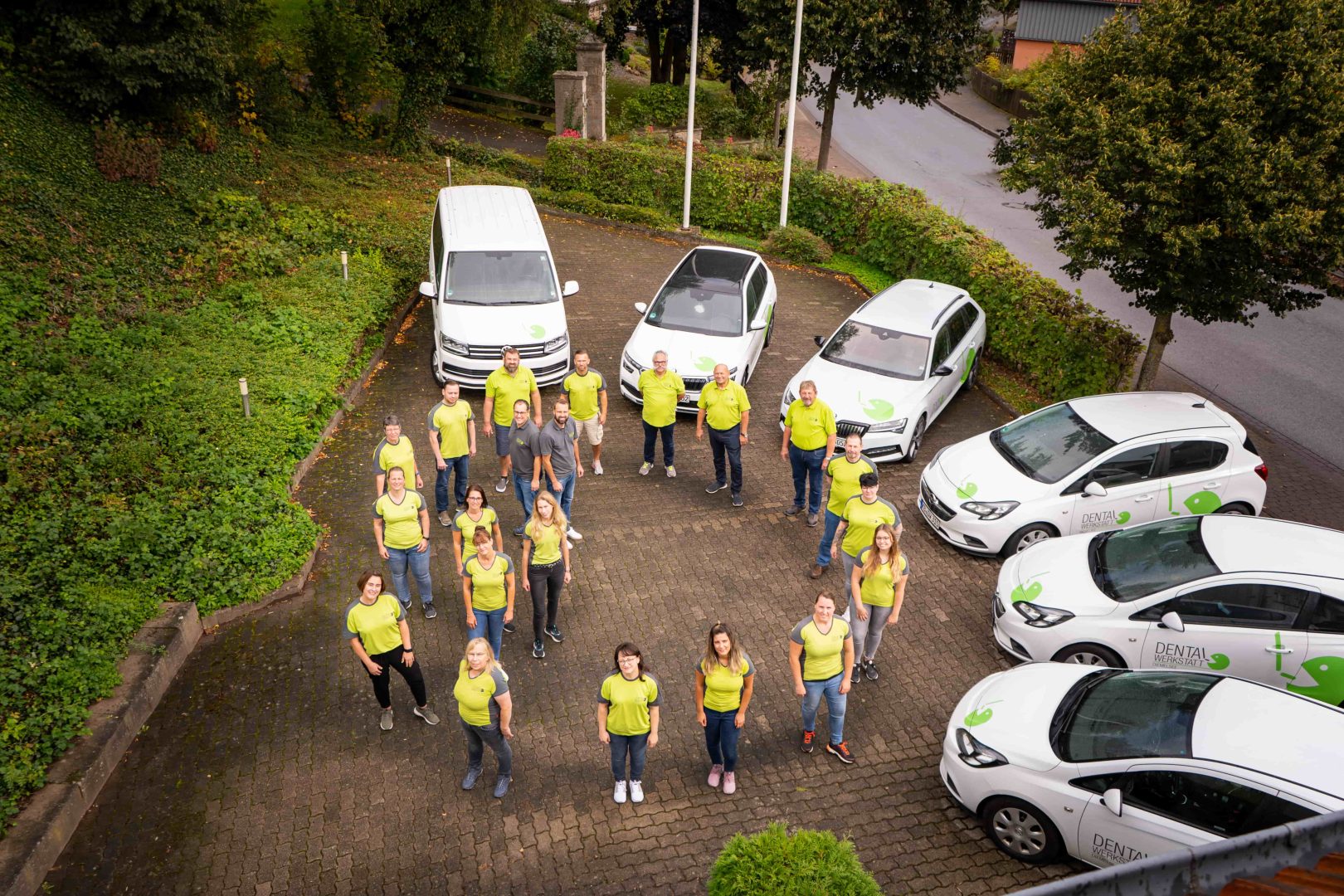 Teambild 2 inkl. Fahrzeugen