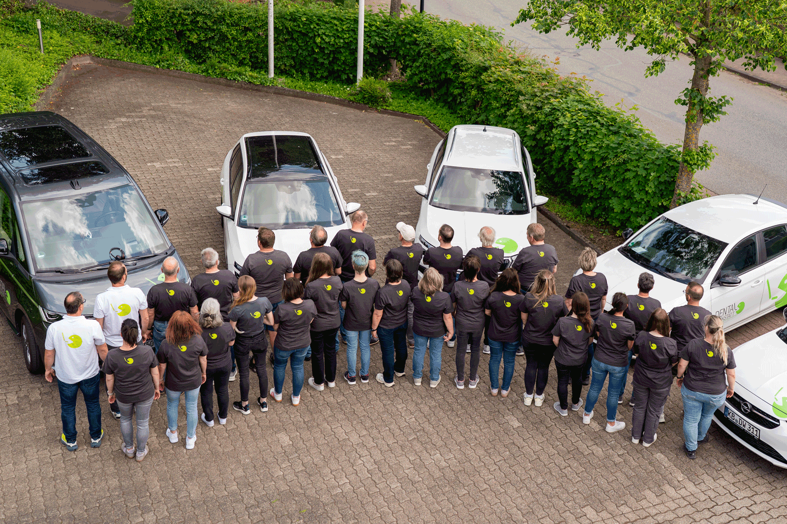 Teamfoto - inkl. Fahrzeugen